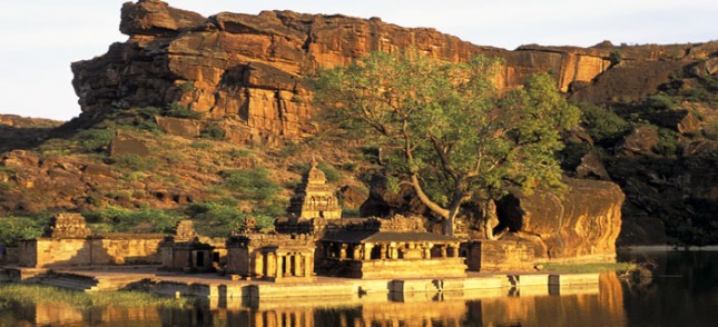 Karnataka Tourist Spots 1 - Badami cave temple